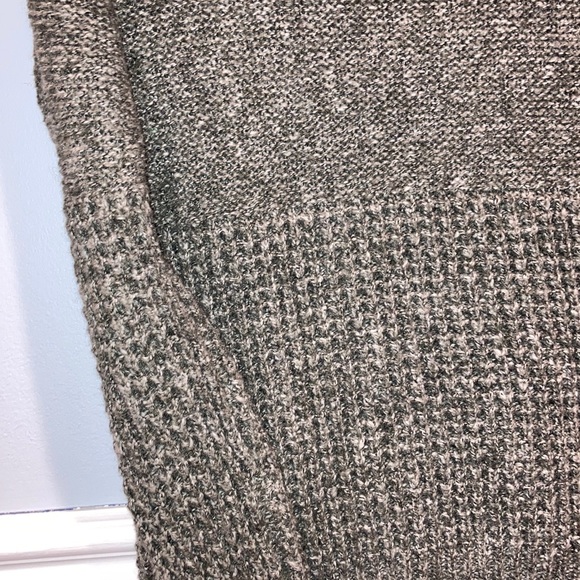 Green Sweater - Picture 3 of 4